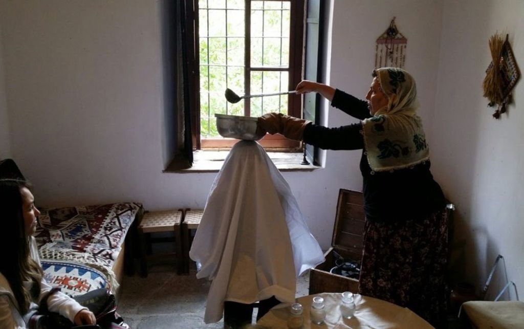 MOLIBDOMANCIA, la adivinación de fin de&nbsp;año.